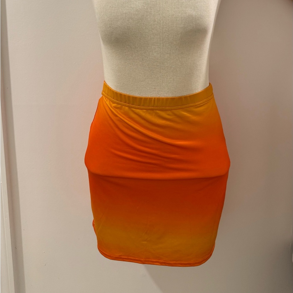 Pretty Little Thing skirt